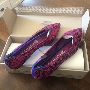 Rothys Point - Fuchsia Navy Snake